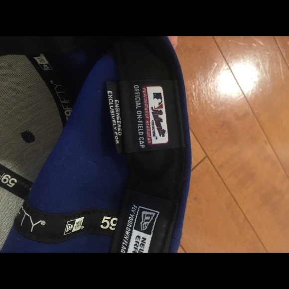 Fitted Cubs Hat - Picture 3 of 4